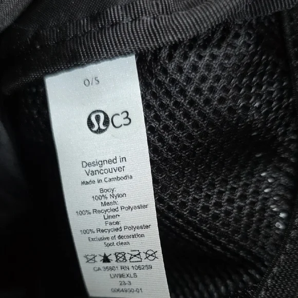 lululemon athletica Black City Essentials Bag - Picture 3 of 8